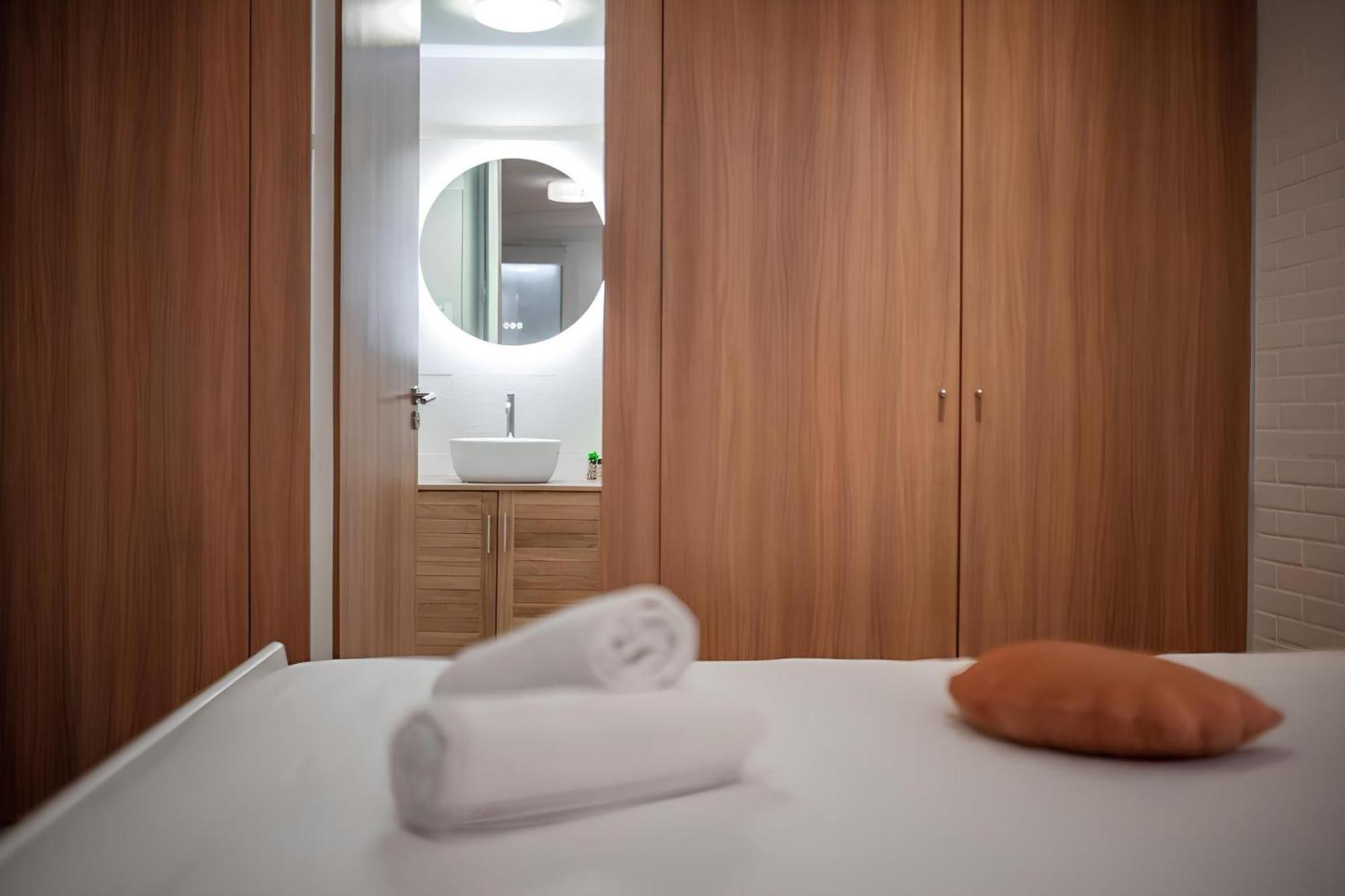 Cozy Appartement Plein Centre, Proche Gare/Plage مينتون المظهر الخارجي الصورة