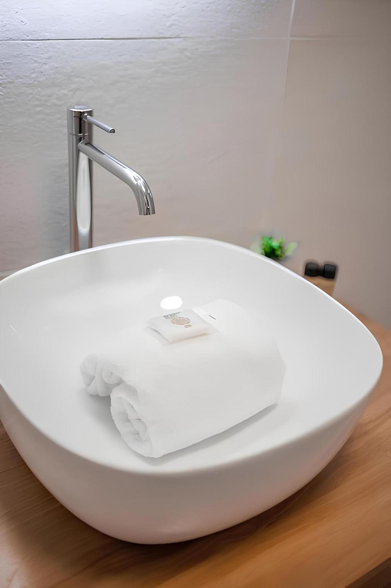 Cozy Appartement Plein Centre, Proche Gare/Plage مينتون المظهر الخارجي الصورة