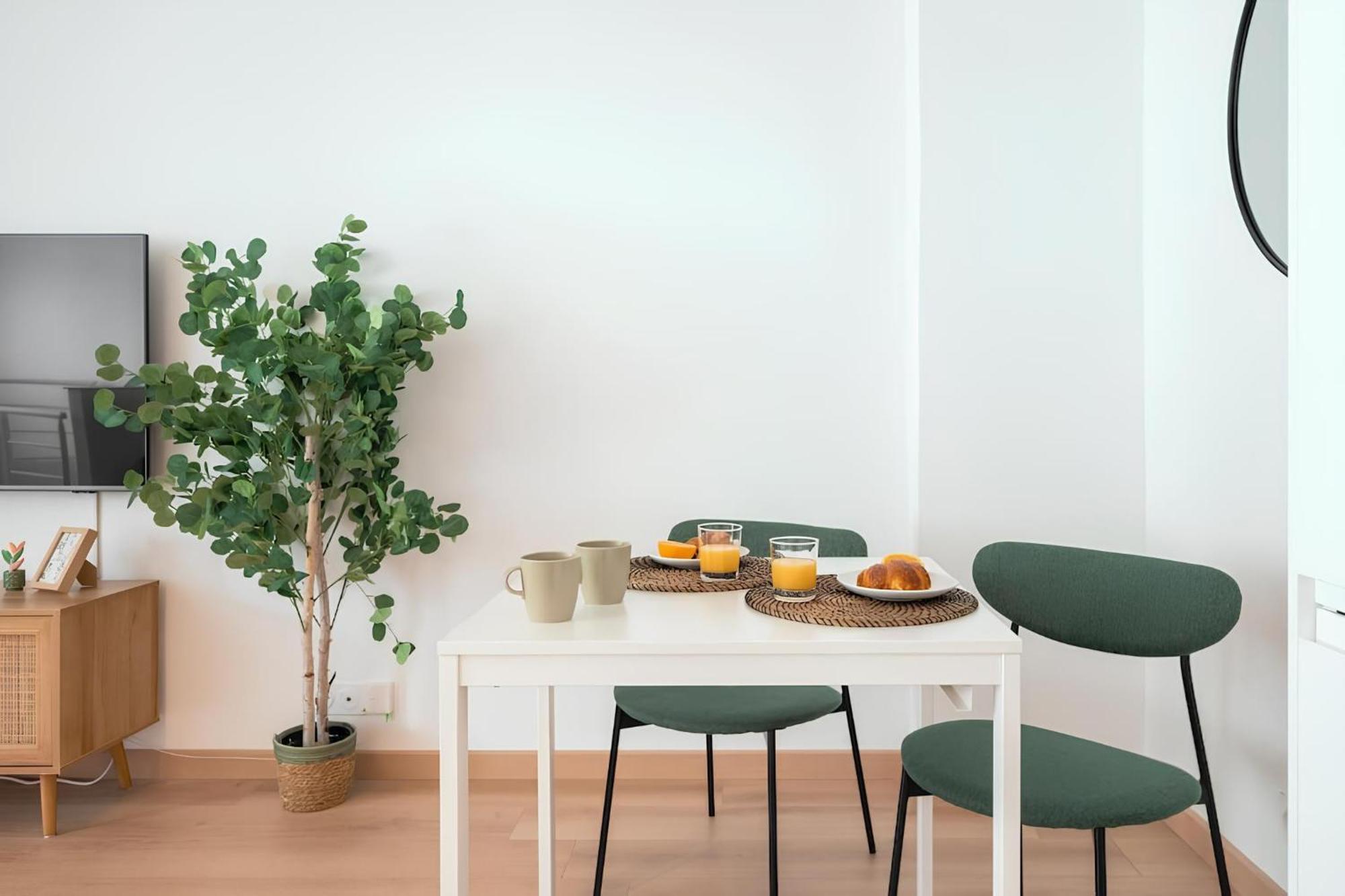 Cozy Appartement Plein Centre, Proche Gare/Plage مينتون المظهر الخارجي الصورة