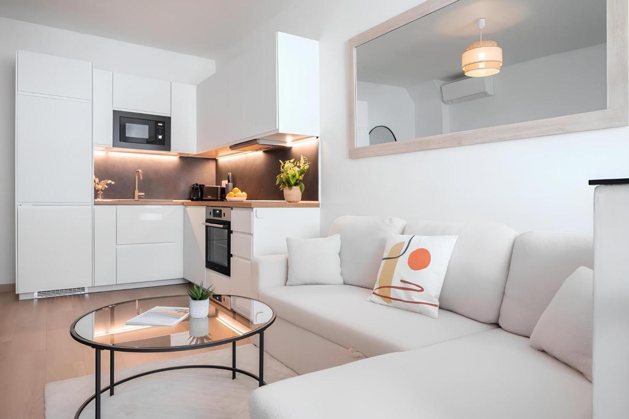 Cozy Appartement Plein Centre, Proche Gare/Plage مينتون المظهر الخارجي الصورة